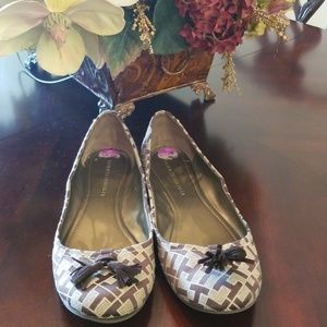 Tommy Hilfiger flats size 8.5